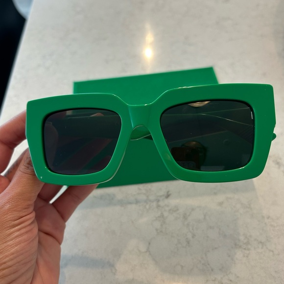 Bottega Veneta Sunglasses - Picture 2 of 7